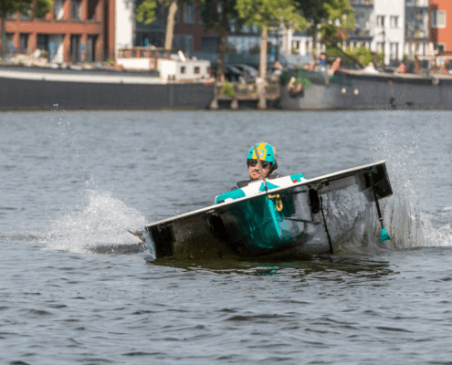 Volg de HAN Solarboat in Hongarije